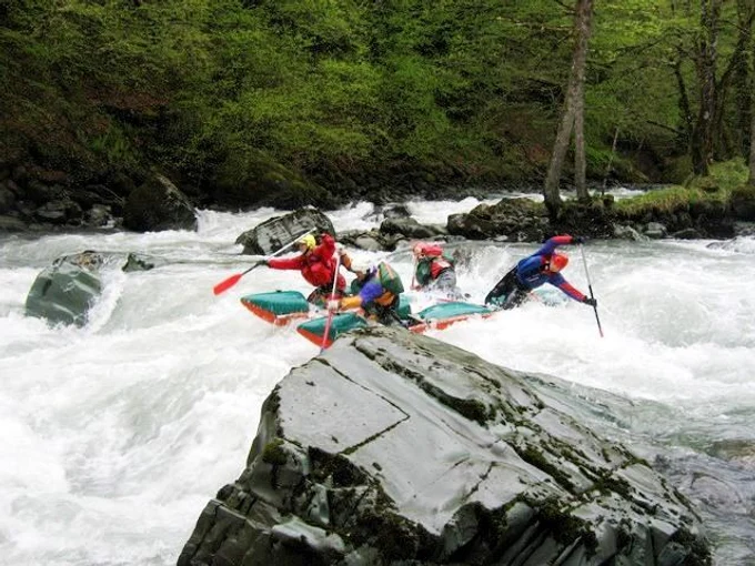 Выбираем катамаран для сплава, Катамаран одноместный как собрать?