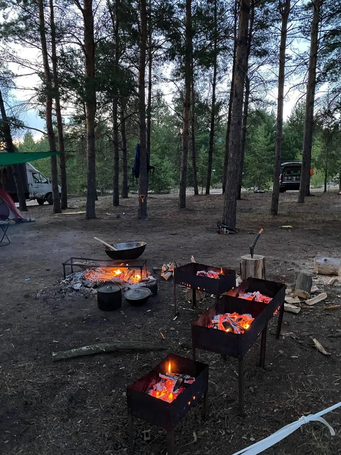 Костёр в туристическом походе. Как развести костёр? Техника безопасности при разведении костра.